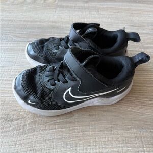 Nike Kids Black and White Sneakers